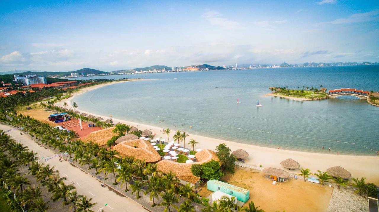 Moon Bay Ha Long Hotel Esterno foto